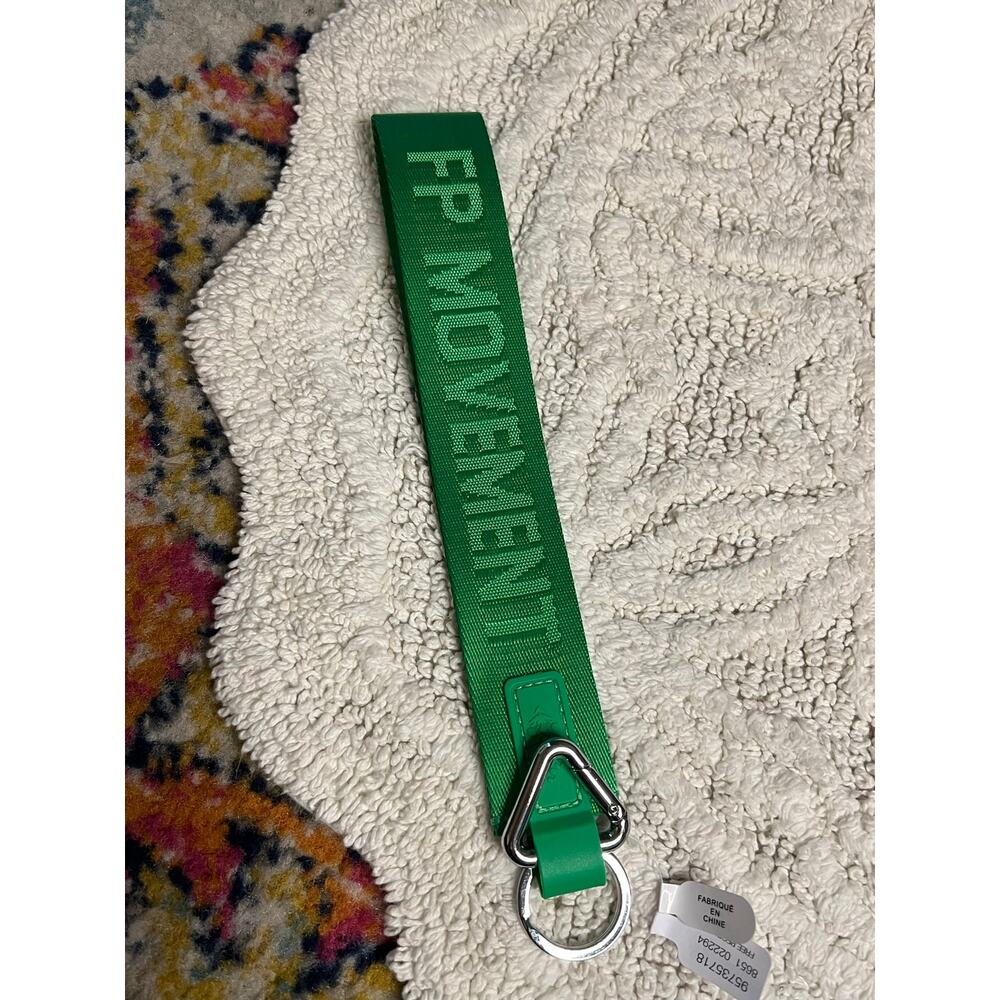 Free People There It Is Keychain in Kelly Green